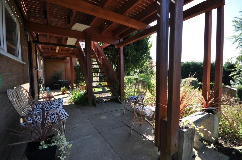 The Garden Apartment, Near Airport & City Manchester Exterior photo