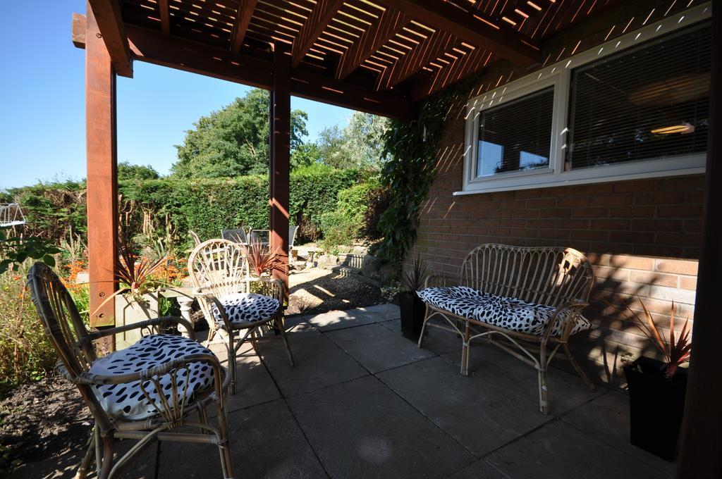 The Garden Apartment, Near Airport & City Manchester Exterior photo